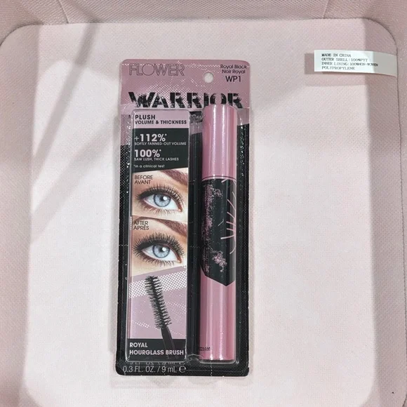 Bundle 💋Makeup Set with Pink Zip Case - Picture 3 of 12